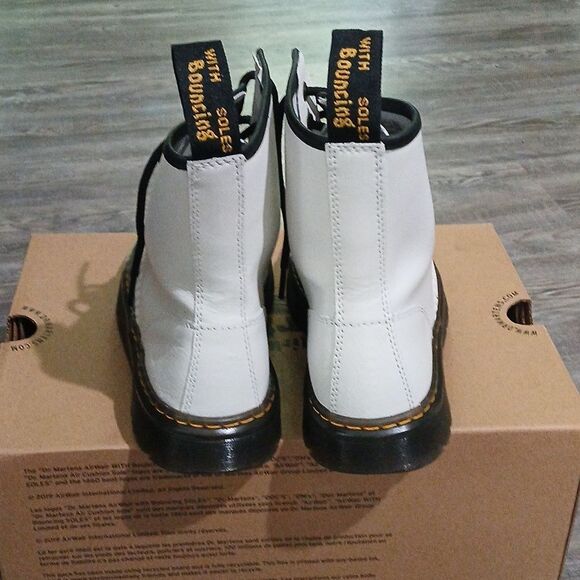 Dr Martens Air Wair Zavala white combat 8 eye boots EUC worn once comes with box - Picture 4 of 15